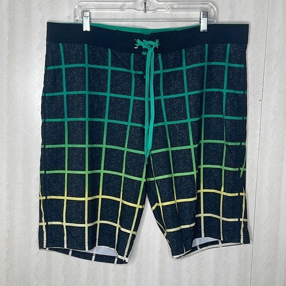 ❤️ OLD NAVY California Built-In Flex Printed
Board Shorts Shorts Size 40 - Picture 3 of 6